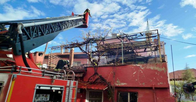 Burdur’da müstakil evde yangın paniği