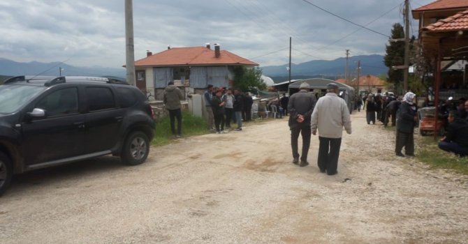 Gelin ve damat evde ölü bulundu, düğün evi cenaze evi oldu