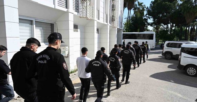 Mersin’de dolandırıcılık şebekesi çökertildi: 100 milyonluk para trafiği ortaya çıktı