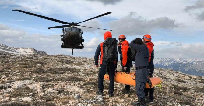 Çiriş bitkisi toplamak için gittiği dağlık alanda hayatını kaybetti