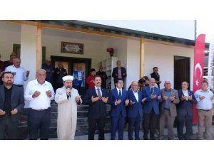 Depremin ardından inşa edilen 126’ncı cami ibadete açıldı