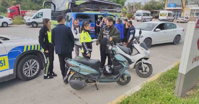 Motorlu bisiklet, motosiklete arkadan çarptı: 2 sürücü yaralandı