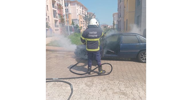 Hassa’da otomobil alevlere teslim oldu