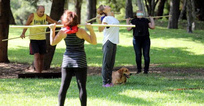 Aktif Yaşlı Hizmet Merkezi’nde sabah sporu