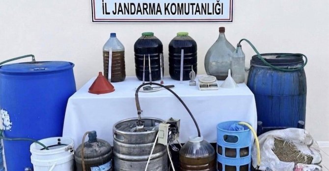 Kumluca’da 800 litre kaçak alkol ele geçirildi