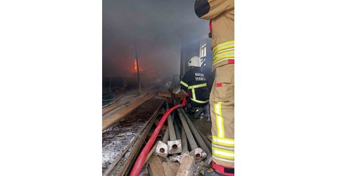 Yayladağı’nda müstakile evden alevler yükseldi