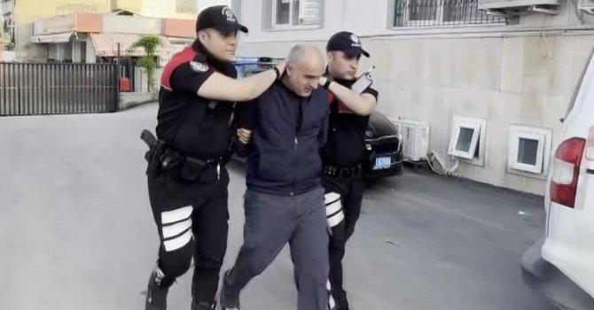 Sahipsiz köpeği sopayla döven şahıs gözaltına alındı