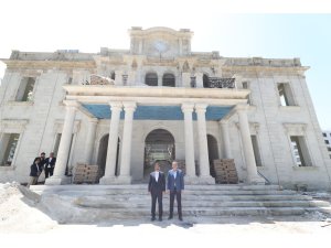 Tarihi valilik binasında restorasyon çalışmaları sürüyor