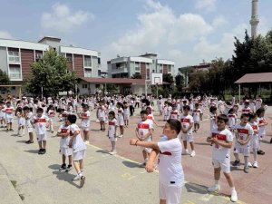 Yüzlerce öğrencinin  "10 numara" davetine Arda Güler’den cevap geldi