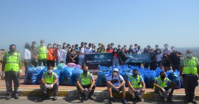 Kepez’den ‘Dünya Temizlik Günü’nde çöp toplama etkinliği