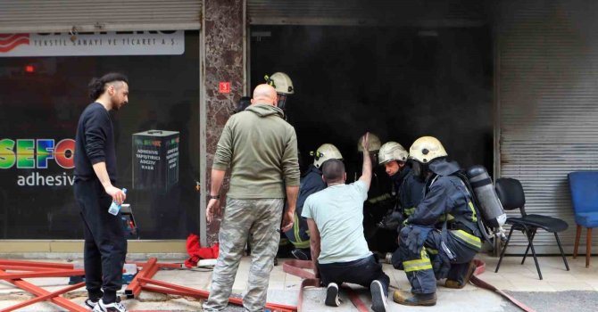 Antalya’da sünger dolu depoda  korkutan yangın