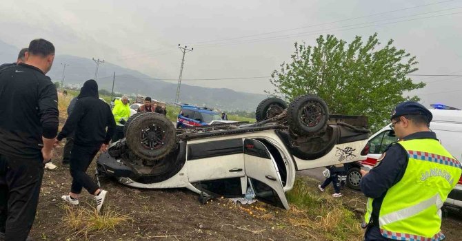 Osmaniye’de kontrolden çıkan otomobil tarlaya devrildi: 1 yaralı