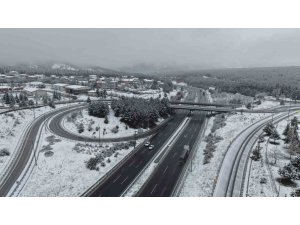 Kar yağışı sonrası beyaza bürünen alanlar dronla görüntülendi