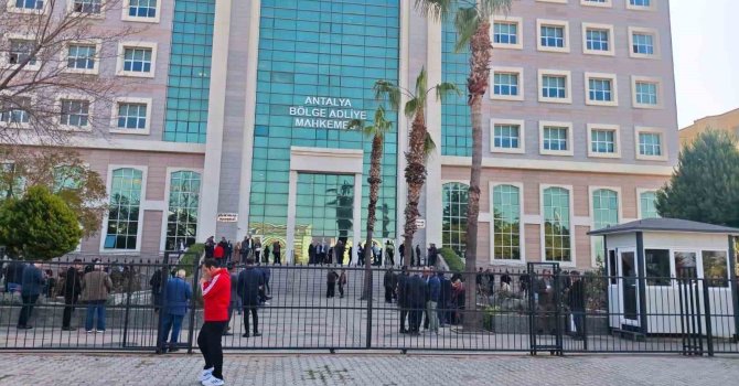 Antalya Büyükşehir Belediyesine yönelik rüşvet soruşturmasında 41 sanık yeniden hakim karşısında