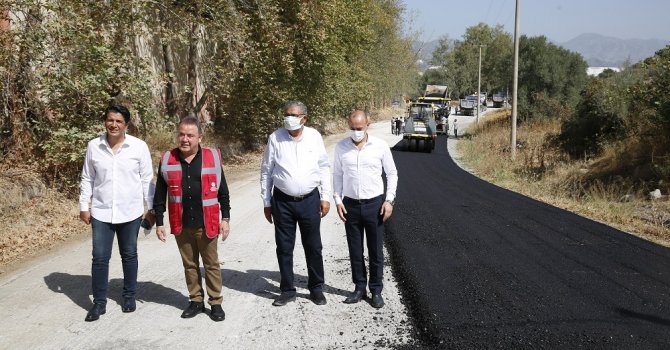 Başkan Böcek: ‘Vatandaşlarımıza yeni yolları hayırlı olsun’