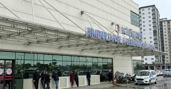 Tarihi geçmiş salam yiyen 4 öğrenci hastaneye kaldırıldı