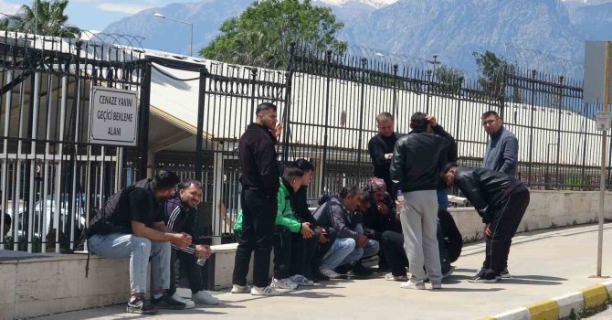 Genç motokurye geçirdiği kazada hayatını kaybetti