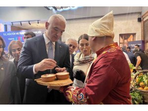 Bakan Ersoy: "Turistler artık gastronomi için rota belirliyor"