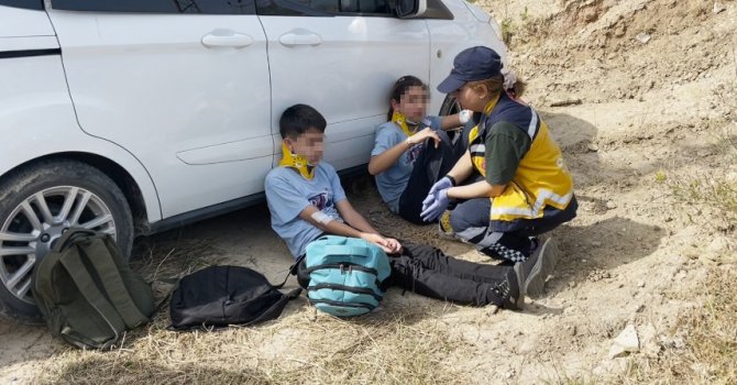 Antalya’da okul servisi şarampole devrildi: 6 öğrenci yaralı