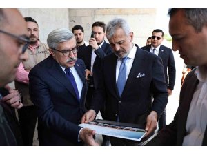 Başkan Öntürk, Reyhanlı’daki otogar projesini inceledi