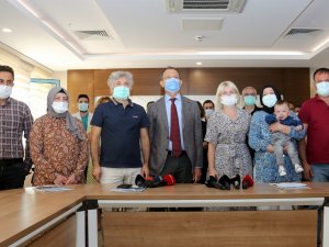 Türkiye’nin ilk ve ikinci rahim nakli yapılan hastaları bir araya geldi