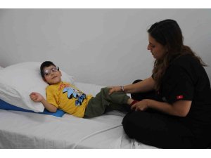 Minik Metehan, Hatay Büyükşehir Belediyesinin desteğiyle ayağa kalktı