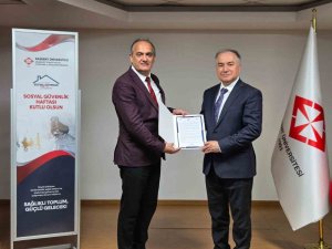SGK’dan Başkent Üniversitesi Adana Dr. Turgut Noyan Uygulama ve Araştırma Merkezi’ne teşekkür belgesi