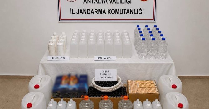 Antalya’da 160 litre etil alkol ele geçirildi
