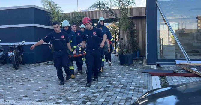 Alanya’da evin asma tavanı çöktü: 2 yaralı