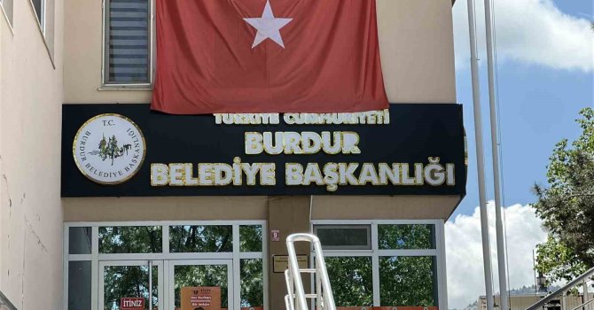 Burdur Belediyesi’ne yönelik soruşturmada ’görevi kötüye kullanma’ suçundan 51 sanık hakkında hazırlanan iddianame kabul edildi
