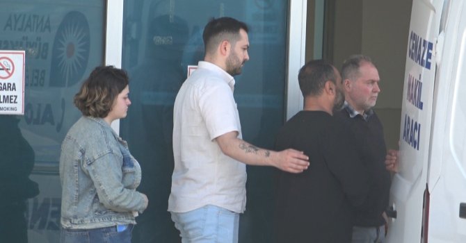 Noter önünde dayısı tarafından öldürülen kadının cenazesi yakınlarına teslim edildi