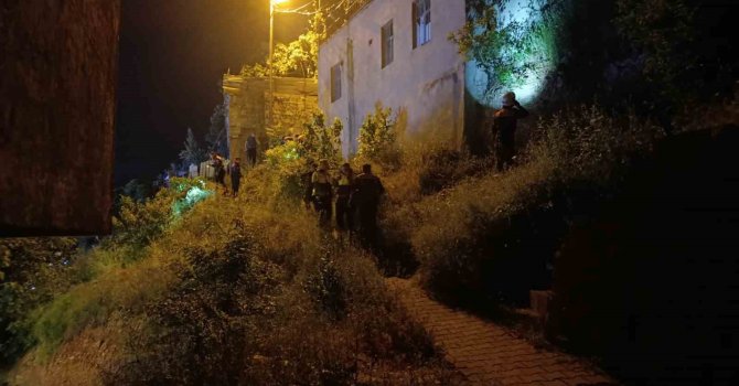 Sokak ortasında rastgele ateş açtı, 2 kişiyi yaraladı