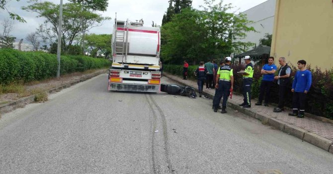 Antalya’da feci kaza: Tırın altında kalan 19 yaşındaki motosikletli genç hayatını kaybetti