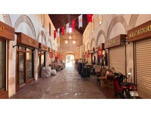 Adana’nın tarihi Kapalı Çarşı’sı, adı gibi ‘Kapalı’ kaldı