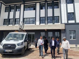 Hassa’da kamu binaları yükseliyor