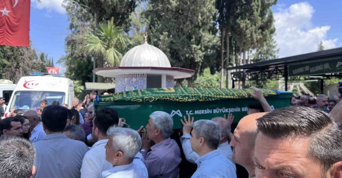 Mersin’deki vahşette hayatını kaybedenlerin cenaze namazı kılındı