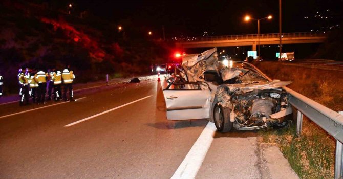 Tırla çarpışan otomobil hurdaya döndü: 18 yaşındaki genç hayatını kaybetti