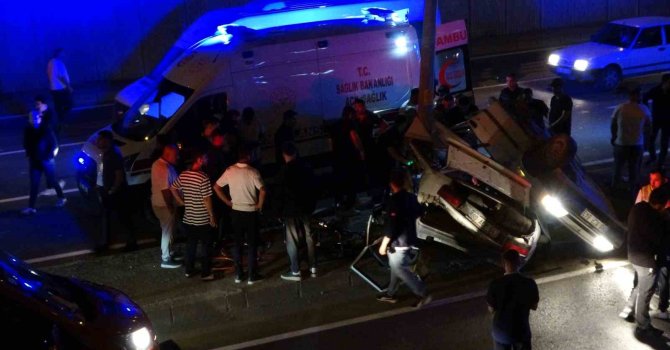 Kahramanmaraş’ta otomobil direğe çarptı: 1’i ağır 3 yaralı