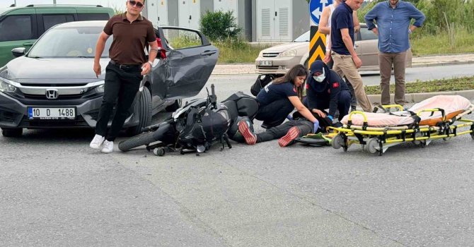 Antalya’da otomobil ile motosiklet çarpıştı: 1’i bebek 2 yaralı