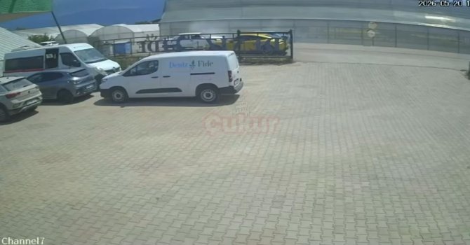 Antalya’da iki Tofaş kafa kafaya çarpıştı: 4 yaralı