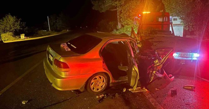 Isparta’da alkollü sürücünün kullandığı otomobil park halindeki araçlara çarptı: 5 yaralı