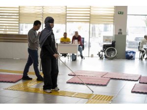 Mersin’de Erasmus öğrencileri engelli bireylerin yaşamını deneyimledi