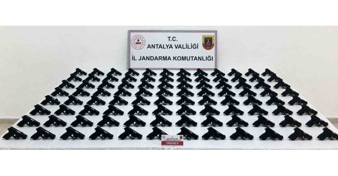 Antalya’da 100 adet ruhsatsız tabanca ele geçirildi