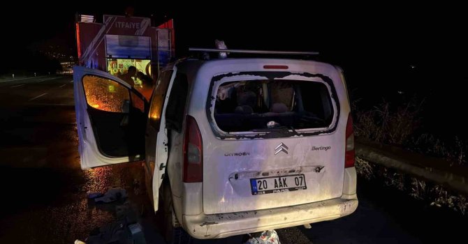 Osmaniye’de bir ticari araç seyir halindeyken yandı