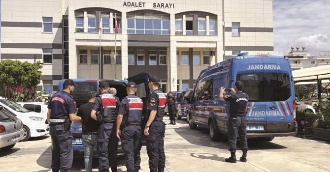 Antalya’da usulsüz reçete operasyonunda 4 tutuklama