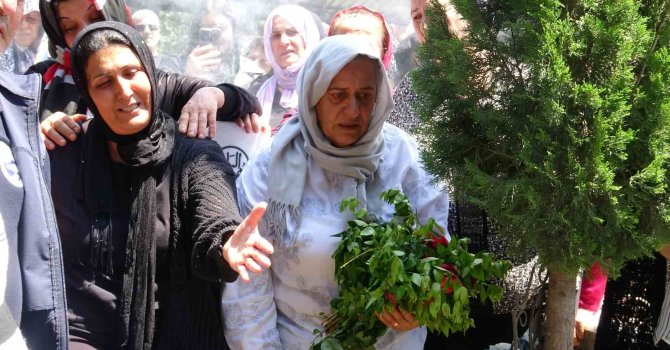 Sel afetinde evladını kaybeden annenin, ‘Beni dinlemedin oğlum, sana gitme dedim’ sözleri yürekleri dağladı