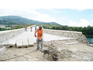 Kahramanmaraş’ta tarihi Ceyhan Köprüsü yenileniyor