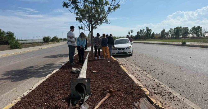 Antalya’da otomobil ile kamyonet çarpıştı: 7 yaralı