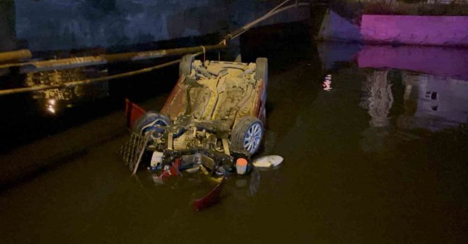 Hatay’da otomobil su kanalına uçtu: 2 yaralı