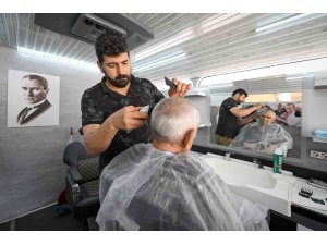Mersin’de mobil kuaför hizmeti bayram öncesi yollarda
